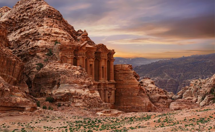 10 days of traveling in beautiful Jordan